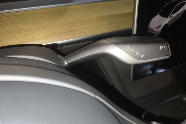 特斯拉 Model Y 2022款 改款 后轮驱动版中控内饰18