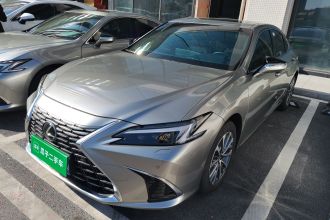 雷克萨斯ES 2025款 300h 臻享版