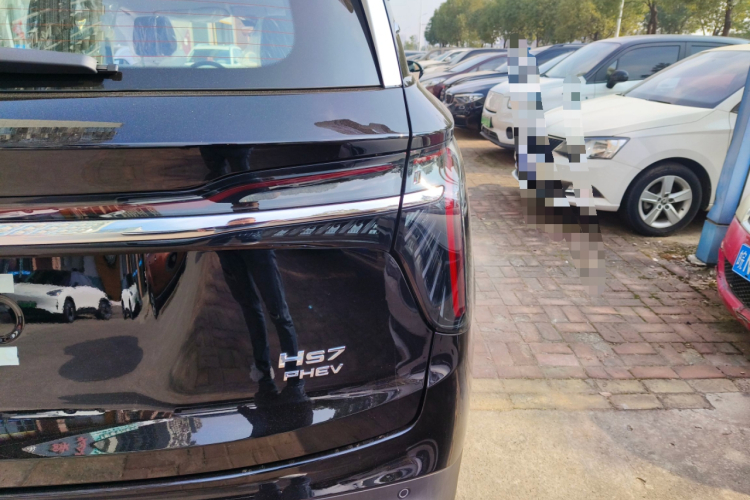 红旗HS7 PHEV 2025款 2.0T PHEV 四驱200万辆纪念版 6座车身外观9