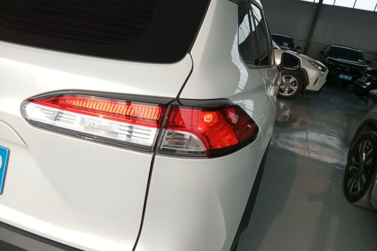 丰田 锋兰达 2023款 2.0L CVT领先版车身外观9