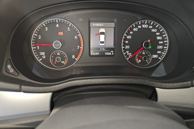 大众 帕萨特 2015款 1.8TSI DSG御尊版中控内饰14