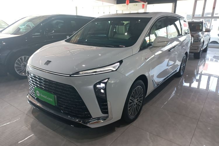 别克GL8新能源 2024款  陆尊 奢享版 7座车身外观4