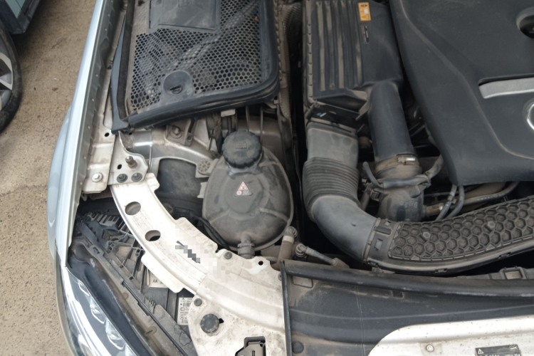 奔驰C级 2017款 改款 C 200 L 运动版局部细节9006