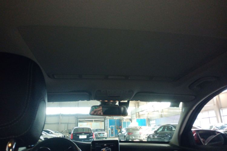 奔驰C级 2017款 改款 C 180 L 时尚型运动版中控内饰22