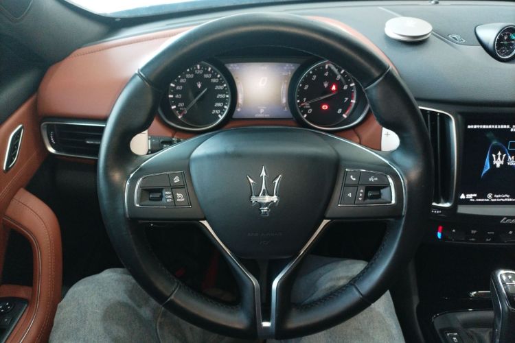 玛莎拉蒂 Levante 2019款 3.0T 标准版 国VI中控内饰13