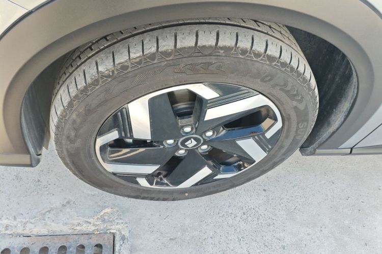 宝骏云海 2024款 140km 插混版车身外观6002