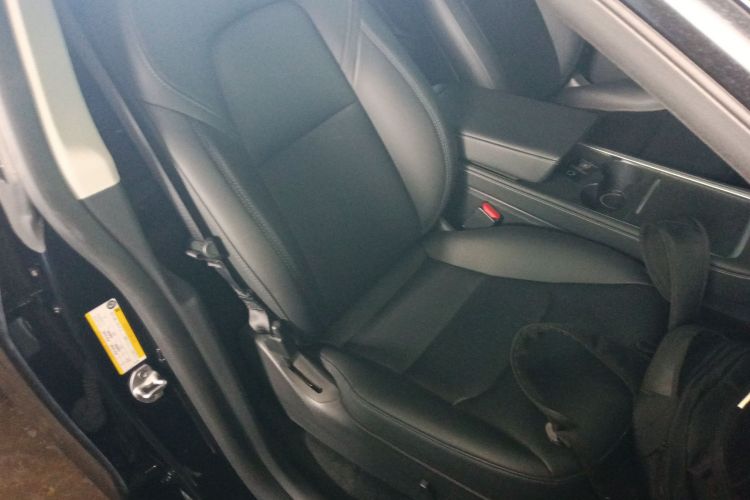 特斯拉 Model Y 2022款 后轮驱动版局部细节41