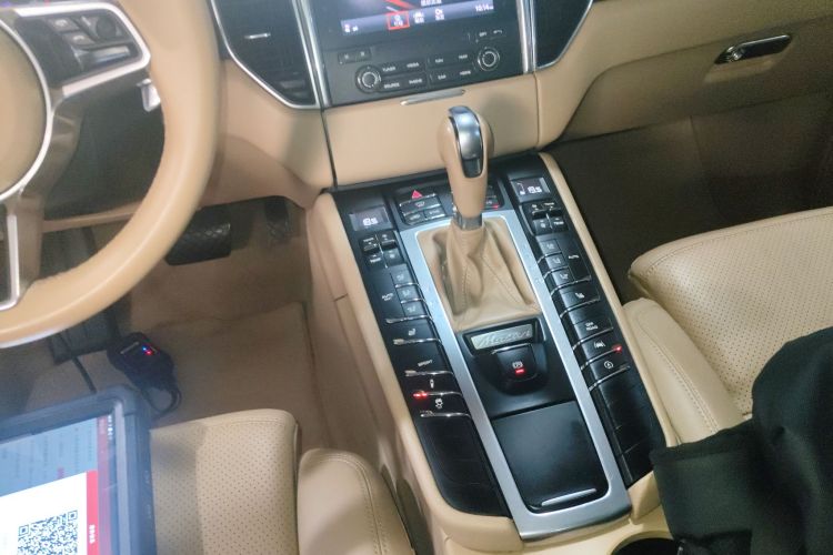 保时捷 2017款  Macan 2.0T中控内饰18