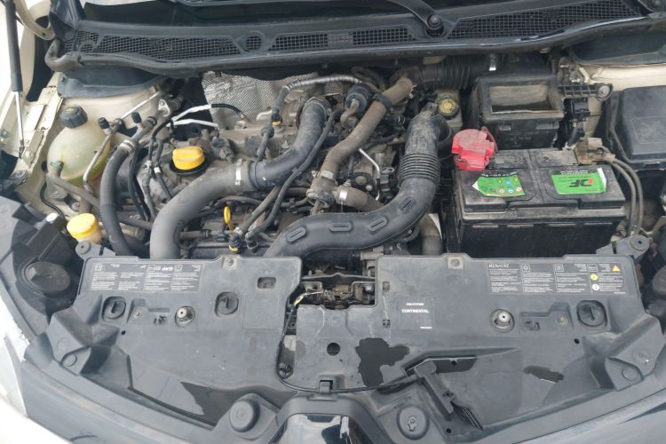 雷诺 卡缤 2015款 1.2T 自动标准版机舱底盘24