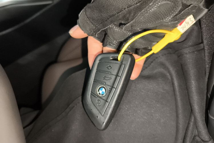 宝马3系 2025款 325i M运动套装中控内饰11