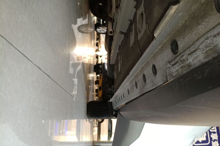 丰田 锋兰达 2023款 2.0L 智能电混双擎 豪华版局部细节9002