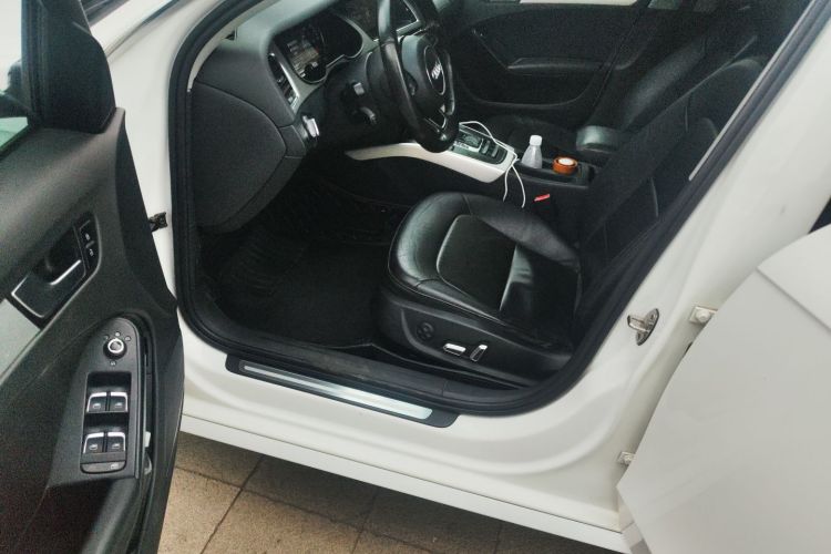 奥迪A4L 2015款 35 TFSI 自动标准型中控内饰7003
