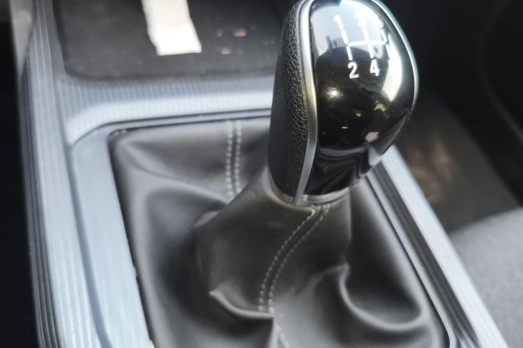 吉利汽车 帝豪 2025款 第4代 1.5L 手动星耀版中控内饰18