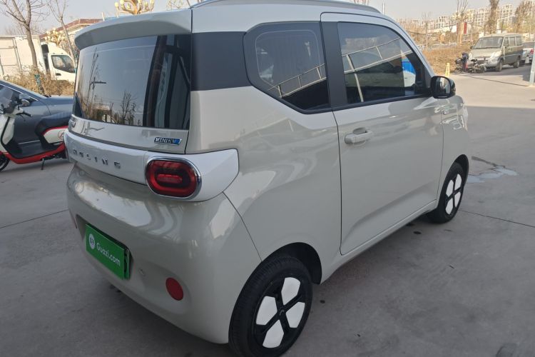 五菱汽车 宏光MINIEV 2024款 第三代 215km 进阶版车身外观7