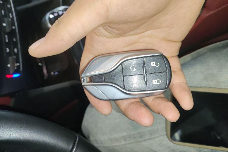 玛莎拉蒂 Levante 2016款 3.0T 标准型中控内饰11