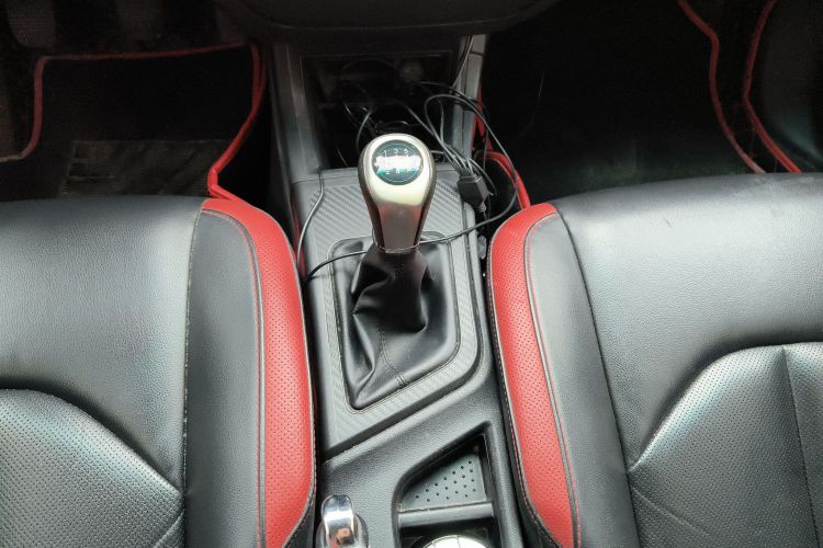 纳智捷 U5 SUV 2017款 1.6L 手动骑士版中控内饰18