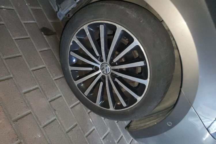 大众 帕萨特 2013款 2.0TSI DSG至尊版车身外观10