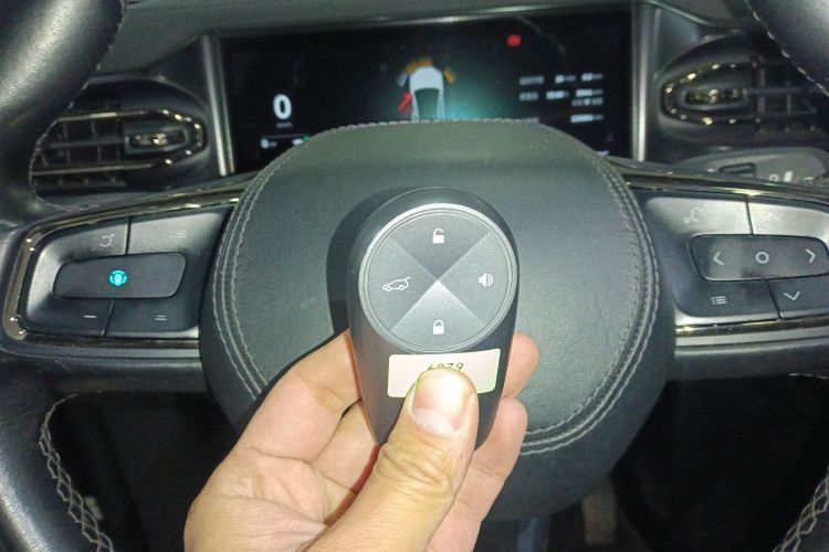 蔚来EC6 2020款 605KM 运动版中控内饰11