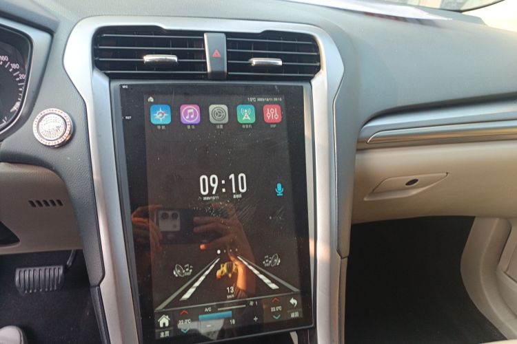 福特 蒙迪欧 2017款 EcoBoost 180 舒适型中控内饰16