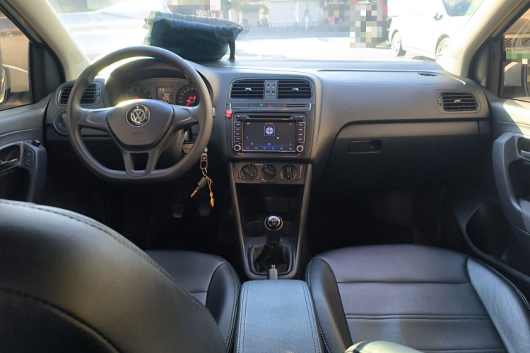 大众 Polo 2016款 1.4L 手动风尚型中控内饰12