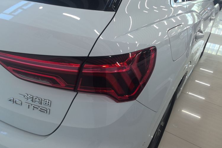 奥迪Q3 2023款 改款 40 TFSI 时尚动感型车身外观9