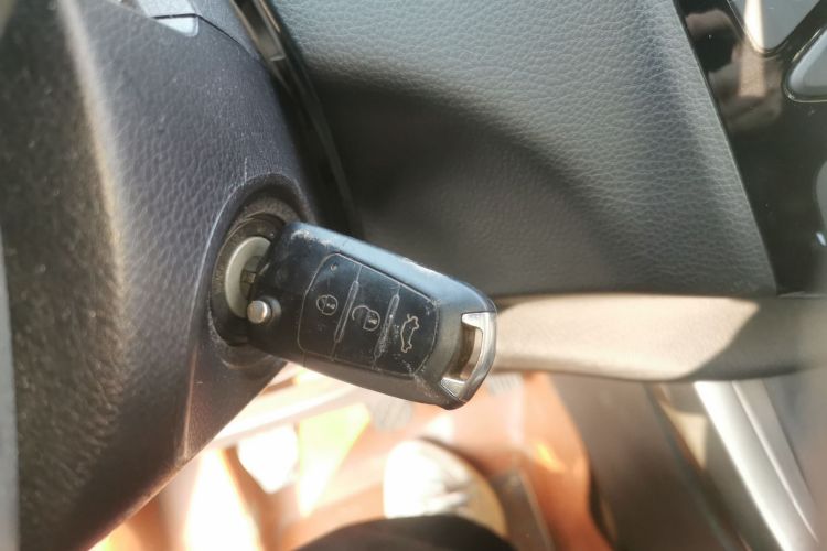 海马S5 2015款 1.6L 手动舒适型中控内饰11