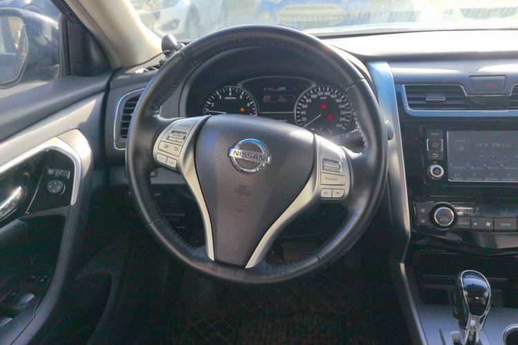 日产 天籁 2016款 改款 2.0L XL舒适版中控内饰13