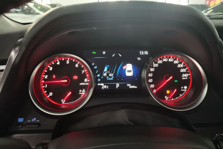 丰田 凯美瑞 2021款 2.0S 锋尚版中控内饰14