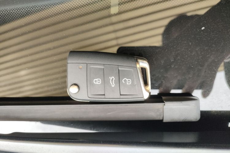 大众 速腾 2023款 300TSI DSG超越版中控内饰7001