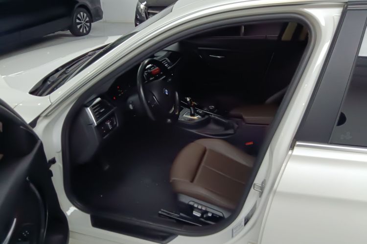 宝马3系 2018款 320Li 时尚型中控内饰19