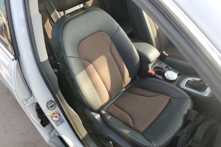 奥迪Q3 2017款 30 TFSI 时尚型局部细节41