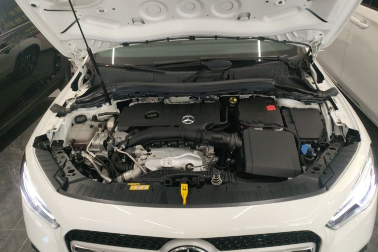 奔驰GLA 2023款 GLA 220机舱底盘24