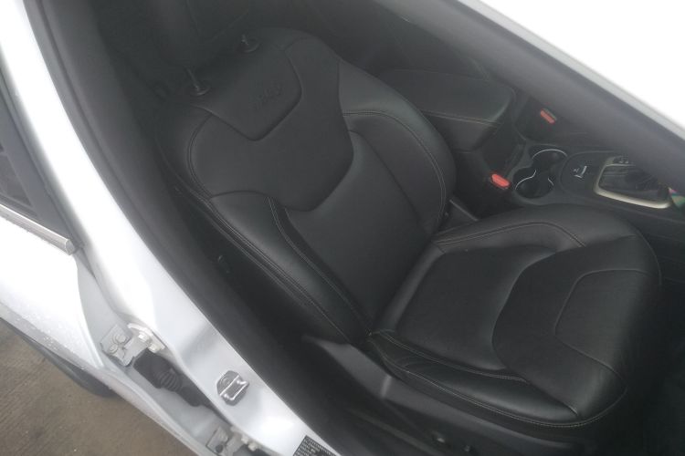 Jeep 自由光 2017款 2.0L 优越版局部细节41