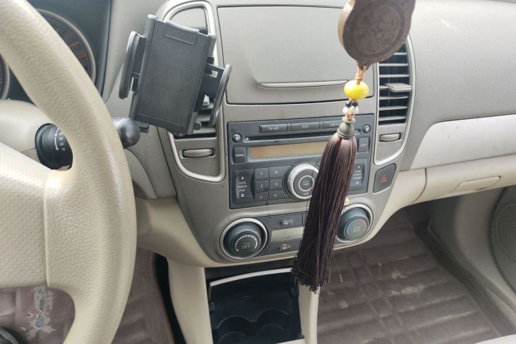 日产 轩逸 2012款 经典 1.6XE 手动舒适版中控内饰16