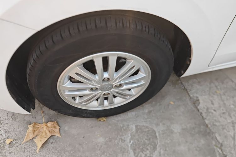 起亚 焕驰 2019款 1.4L 手动智享版Value 国VI车身外观6007