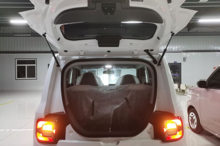 吉利银河 熊猫 2025款 210km 元气熊机舱底盘23