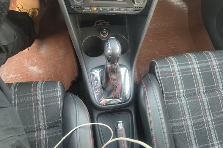 大众 Polo 2012款 1.4TSI GTI中控内饰18