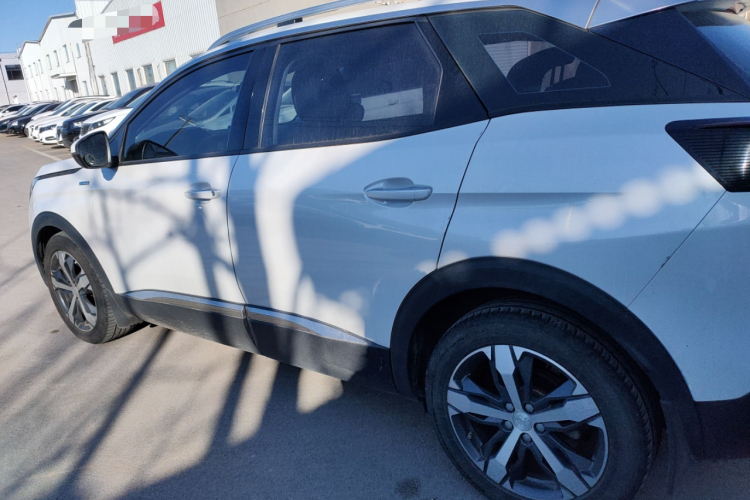 标致4008 2017款 350THP 精英版车身外观4