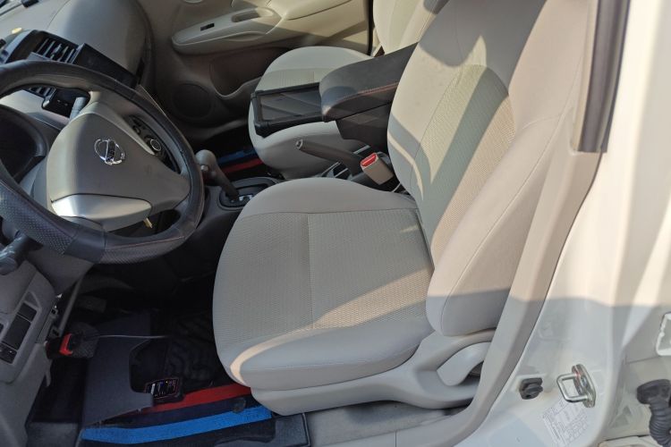 日产 阳光 2015款 1.5XE CVT舒适版中控内饰19