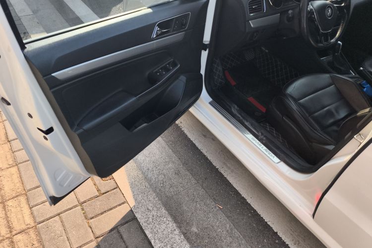 大众 朗行 2015款 1.6L 自动舒适版中控内饰20