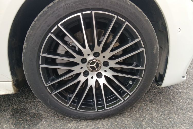 奔驰C级 2024款 C 260 L 运动版车身外观10