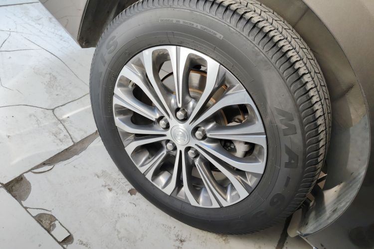 别克GL8 2023款 改款 陆上公务舱 豪华型车身外观6008