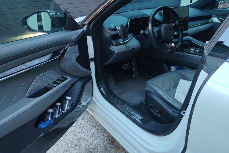 极氪001 2021款 超长续航双电机 YOU版中控内饰7002