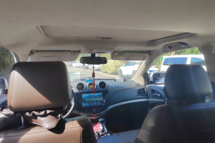 比亚迪S7 2015款 1.5T 手动尊贵型中控内饰22