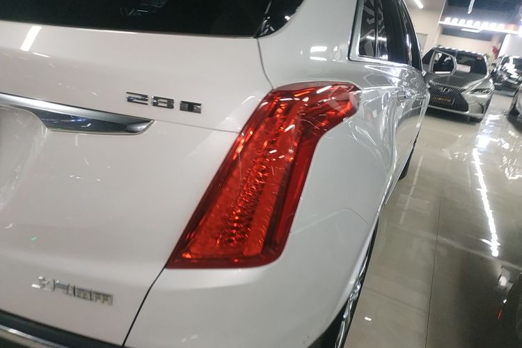 凯迪拉克XT5 2016款 28T 四驱领先型车身外观9