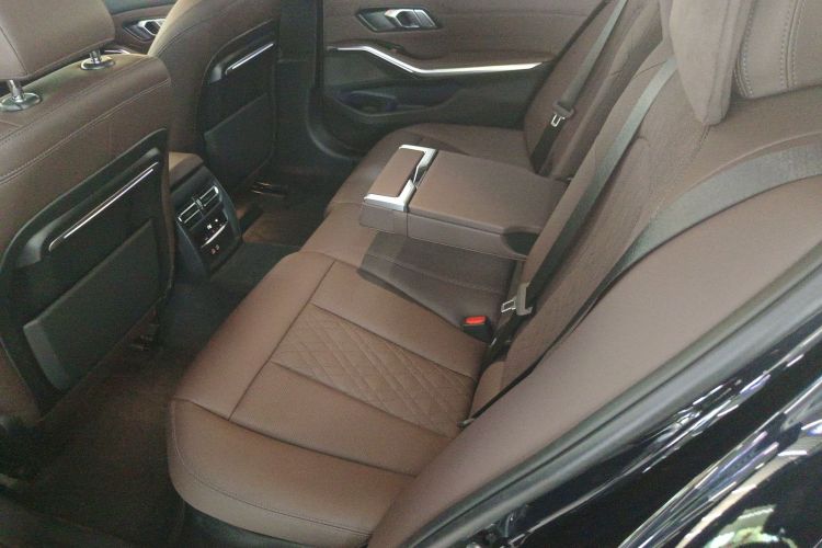 宝马3系 2022款 325Li M运动套装中控内饰21