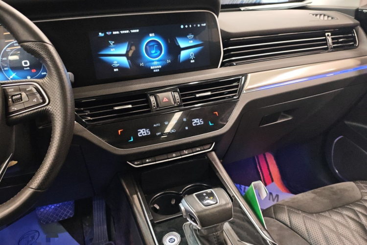 红旗HS5 2022款 改款 2.0T 智联旗享版中控内饰16