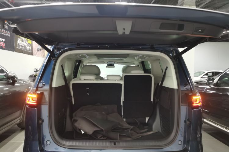 岚图汽车 岚图梦想家 2025款 PHEV 四驱旗舰鲲鹏版局部细节23