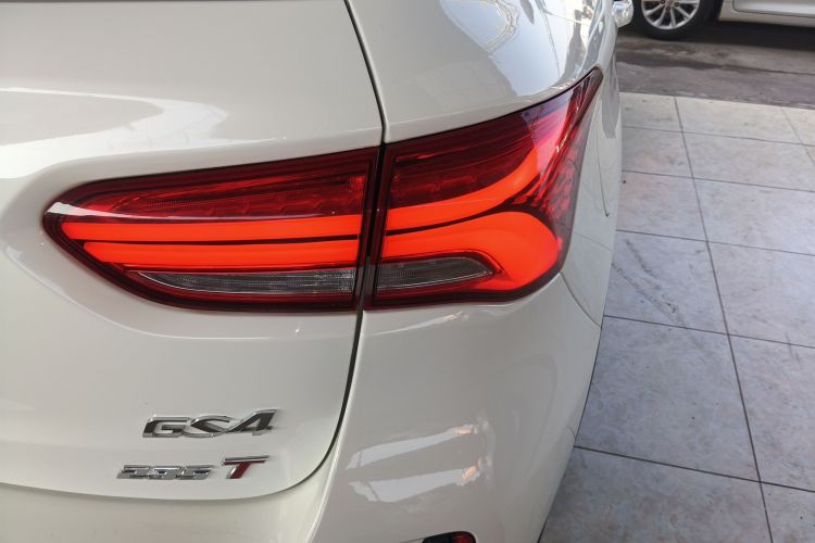 广汽传祺 传祺GS4 2018款 235T 自动两驱豪华智联百万纪念版车身外观9