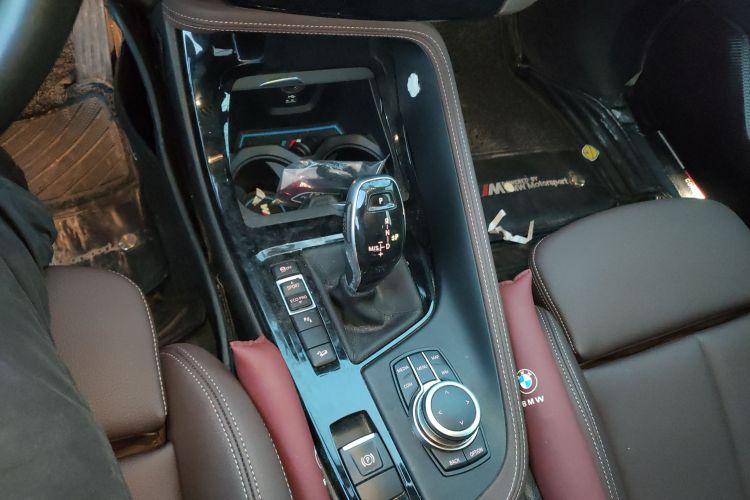 宝马X1 2020款 xDrive25Li 尊享型中控内饰18